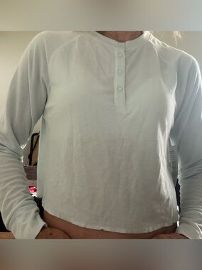 Athleta Long sleeve cropped top, soft mint.